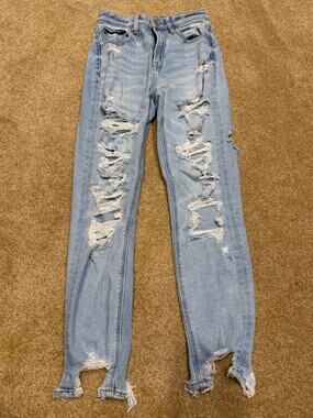 American Eagle Women’s Distressed Stretch Mom Jean Size 00